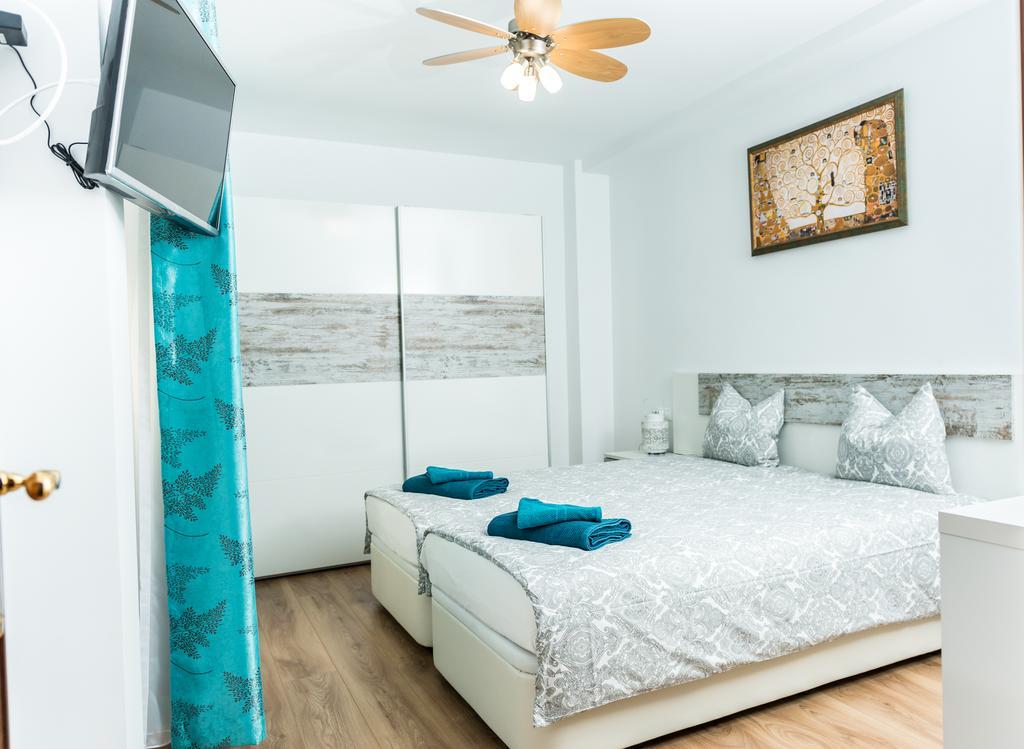 Modern Apartment Playa Валенсия Экстерьер фото
